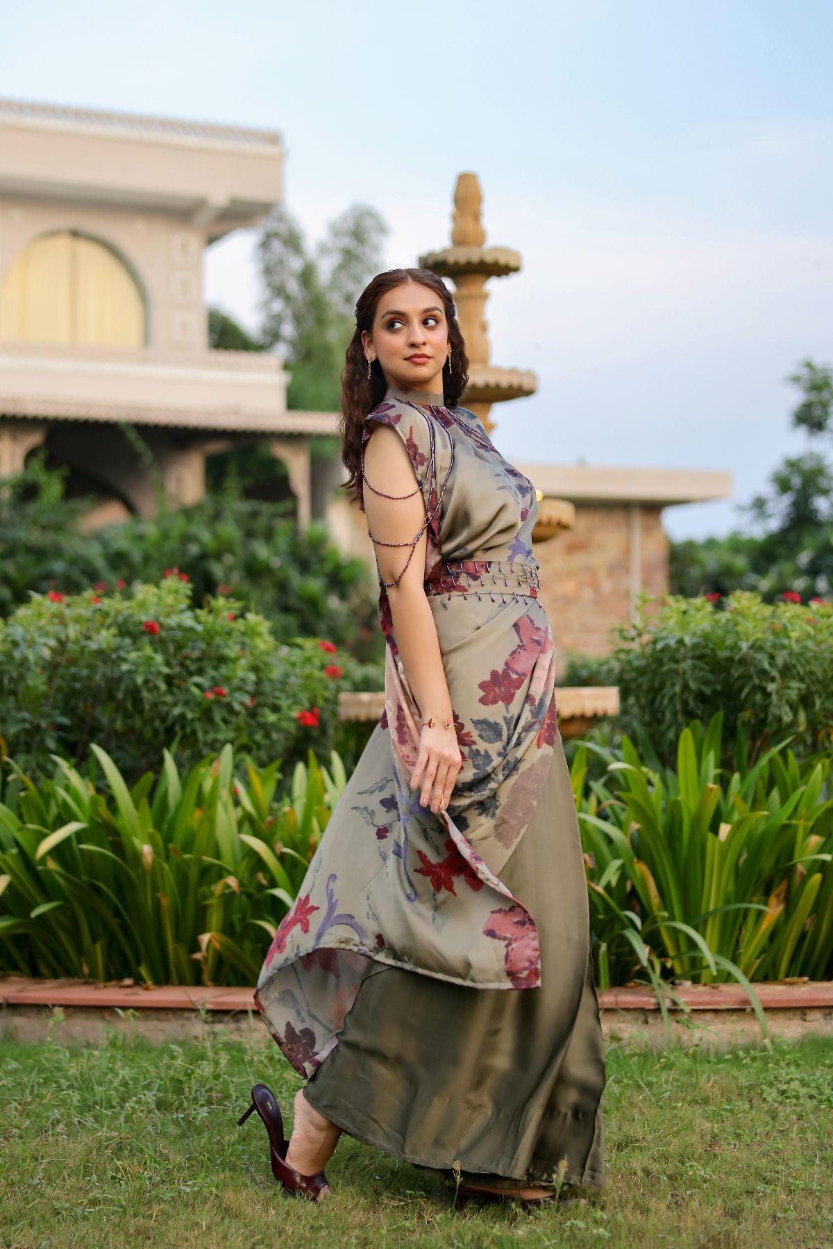 Bagicha collar pallu saree with embellished collar