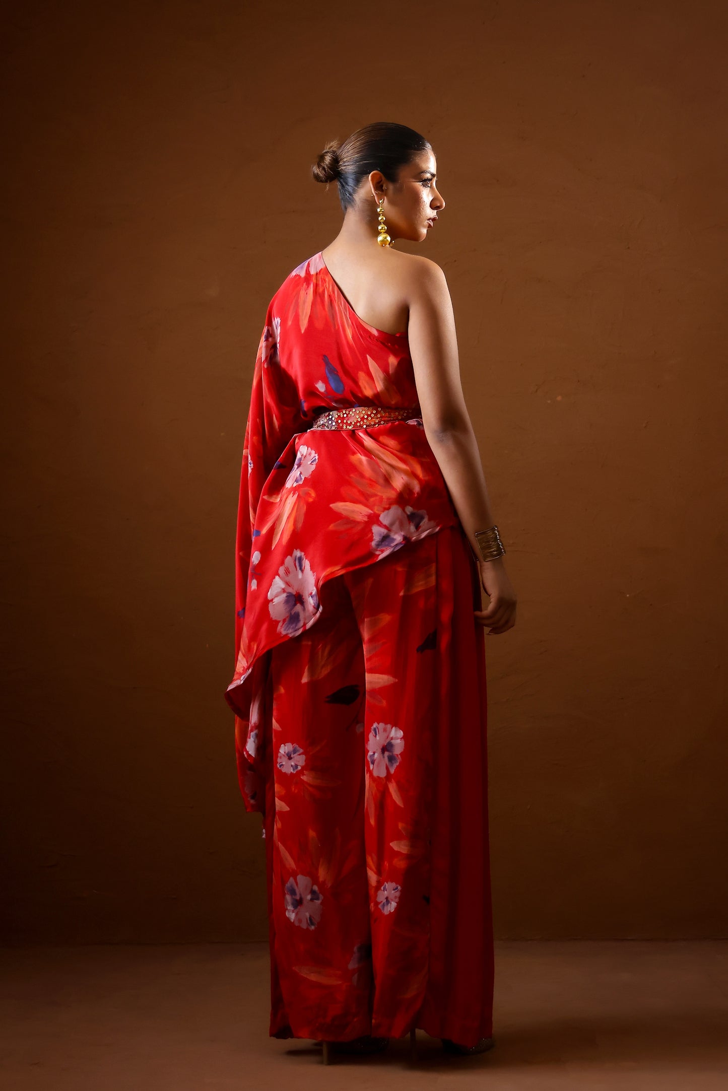 Malabari asymmetric top set