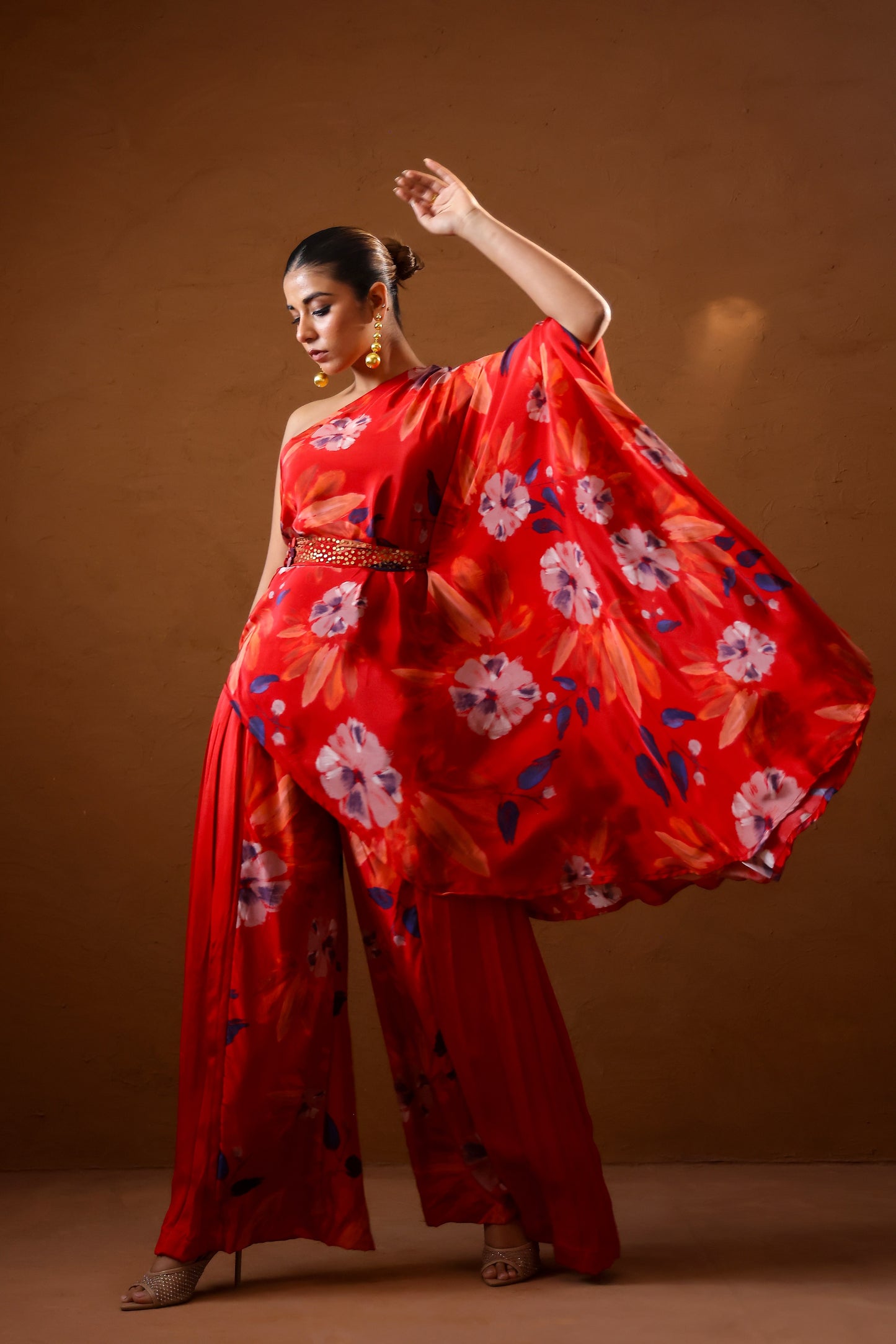 Malabari asymmetric top set