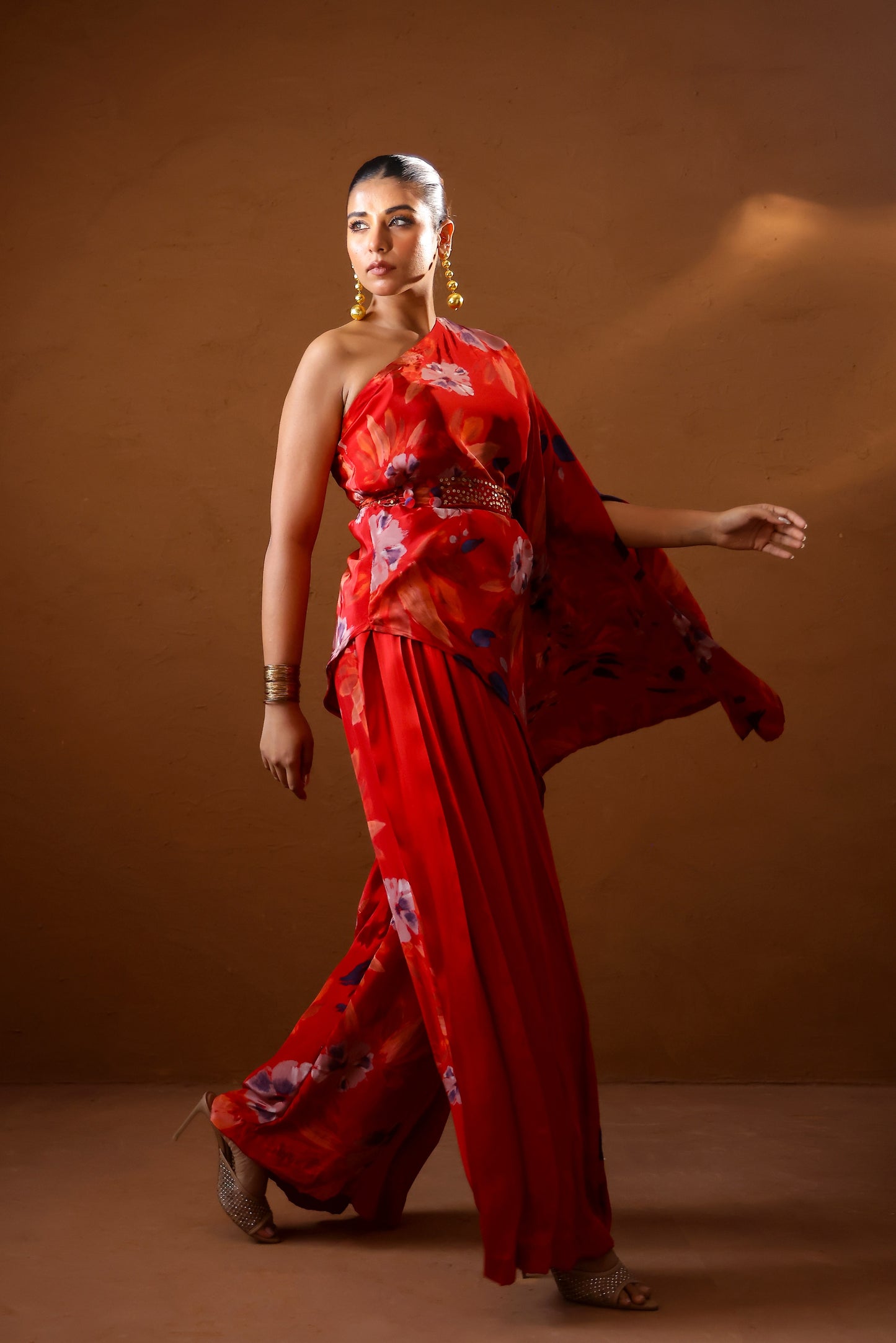 Malabari asymmetric top set