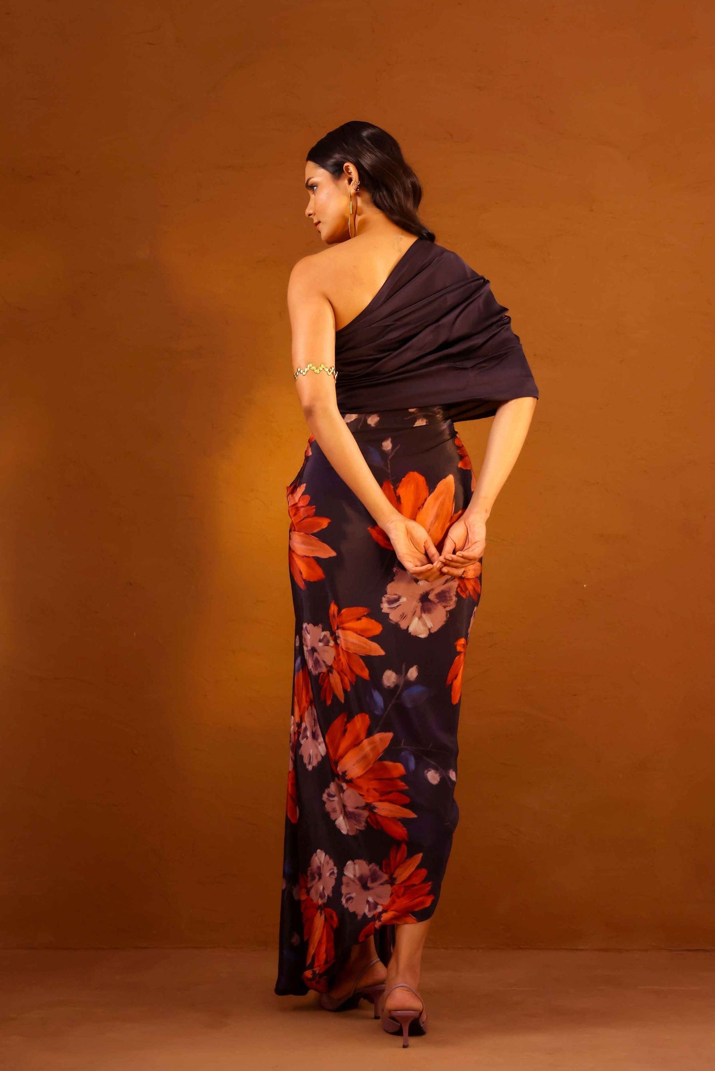Clavo one-shoulder gown - Studio Surbhi