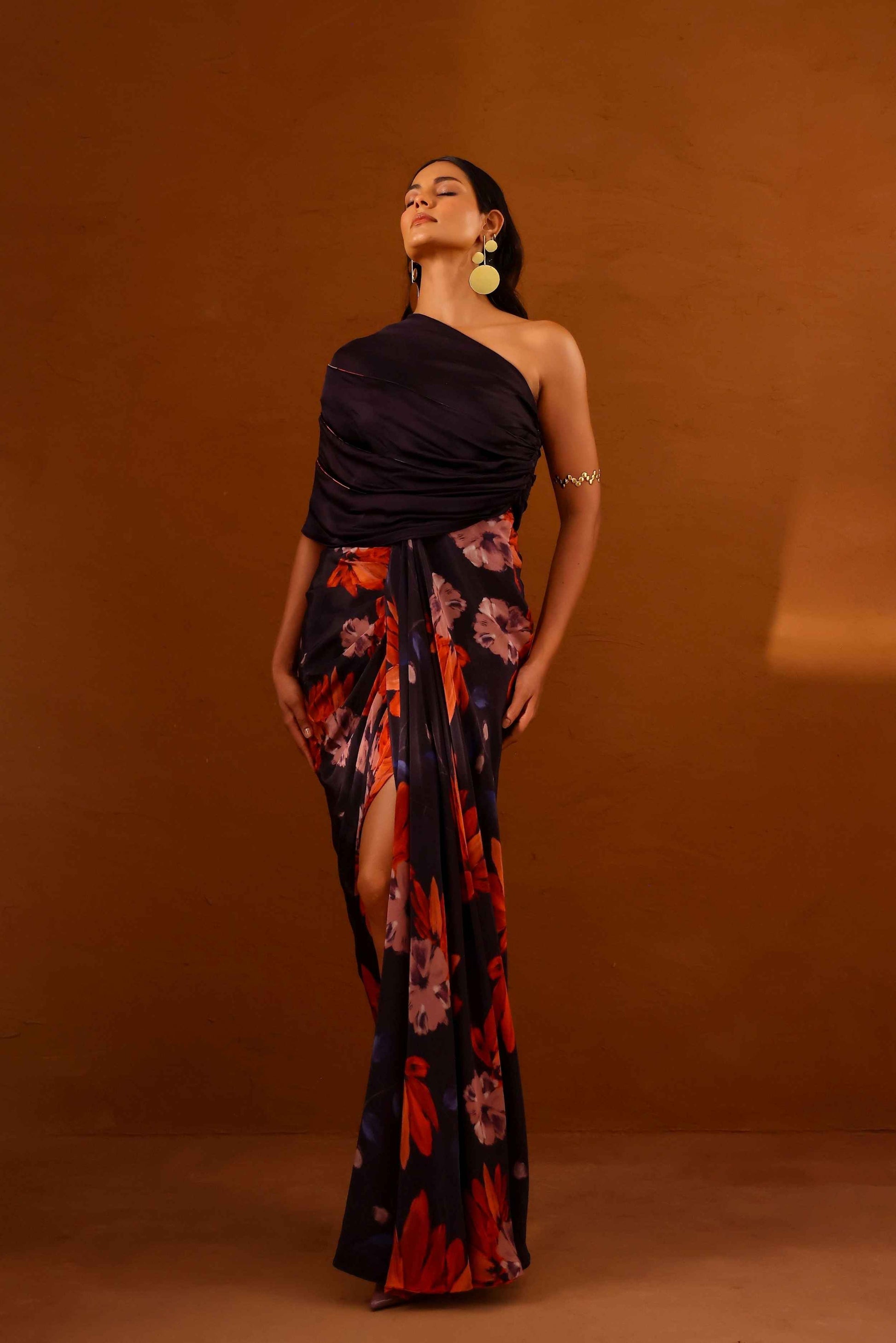 Clavo one-shoulder gown - Studio Surbhi