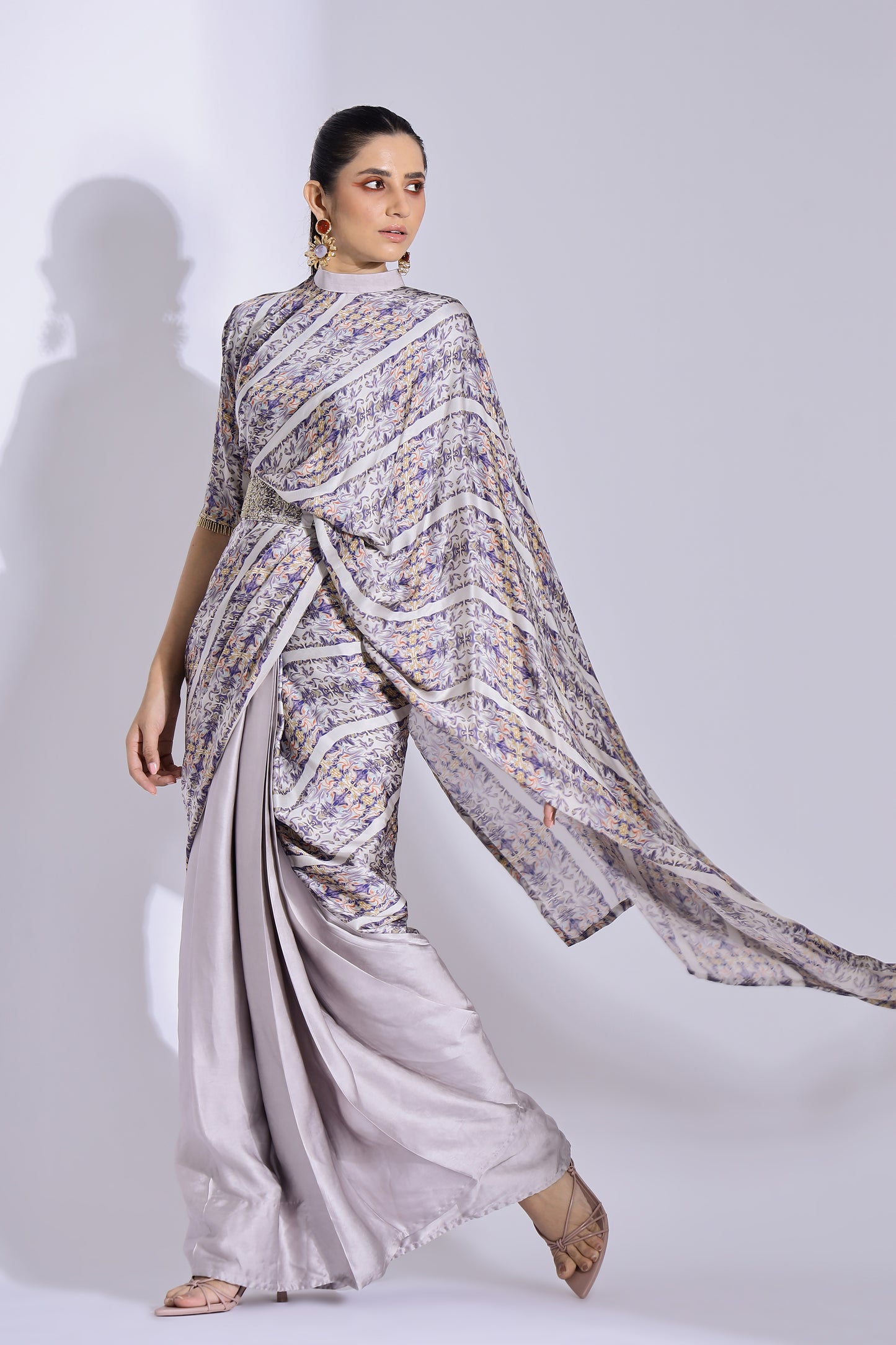 Pre-stitched collar pallu sari